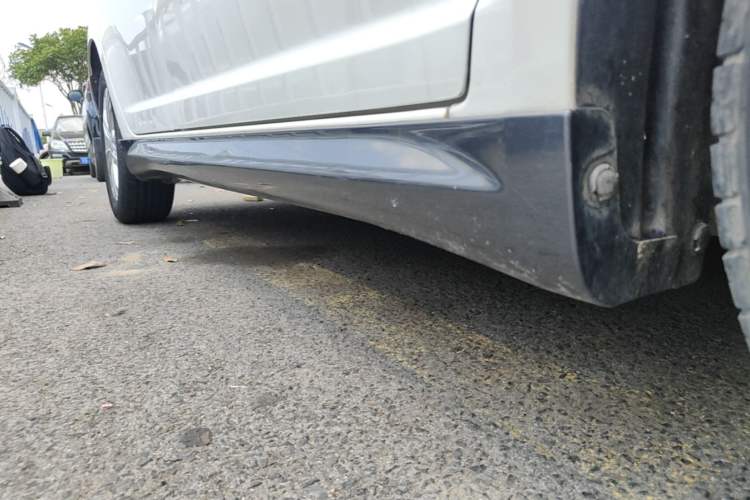 Used Suzuki Swift 2014 1.5L Automatic Fashion Edition Right Side Sill
