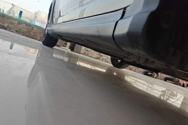 Used Suzuki Swift 2014 1.5L Automatic Fashion Edition Right Side Sill