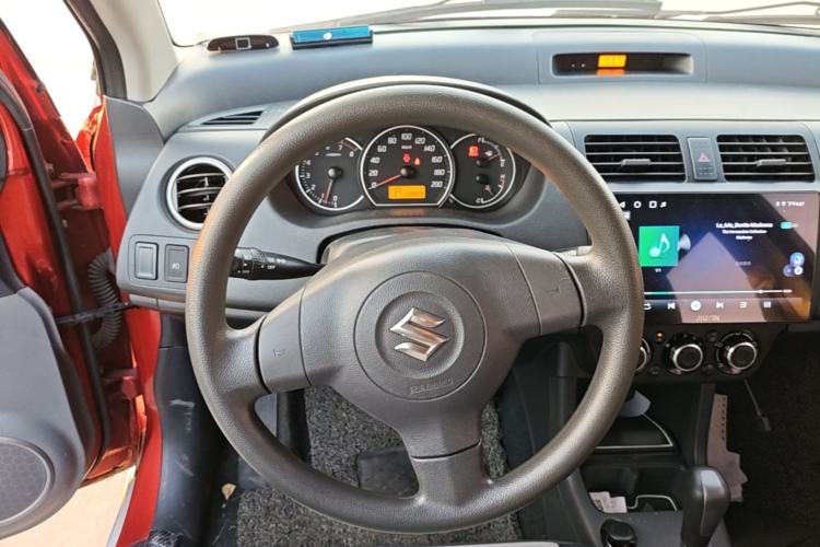 Used Suzuki Swift 2014 1.5L Automatic Fashion Edition Steering Wheel