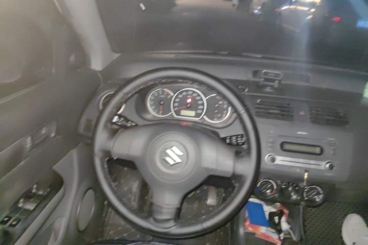 Used Suzuki Swift 2014 1.5L Automatic Fashion Edition Steering Wheel