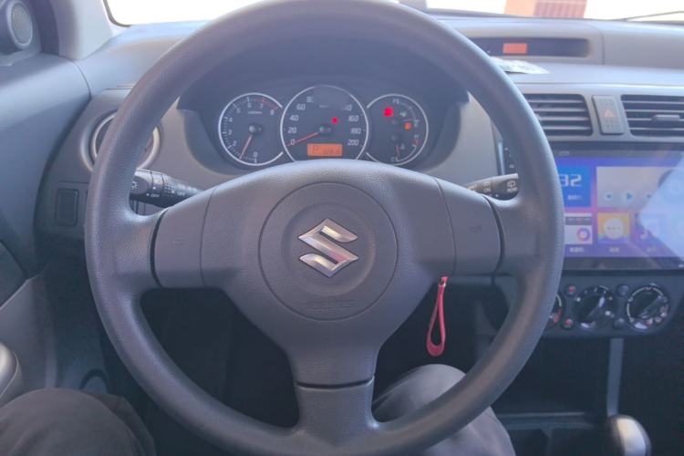Used Suzuki Swift 2014 1.5L Automatic Fashion Edition Steering Wheel