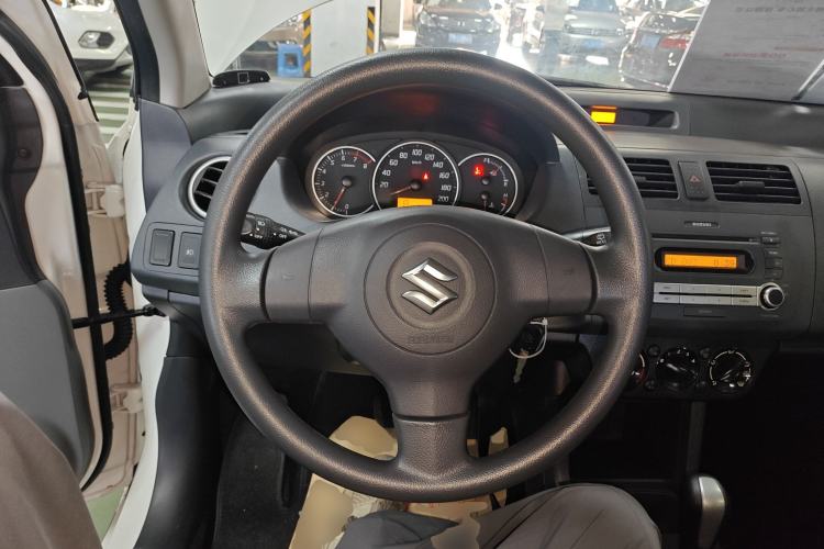 Used Suzuki Swift 2014 1.5L Automatic Fashion Edition Steering Wheel