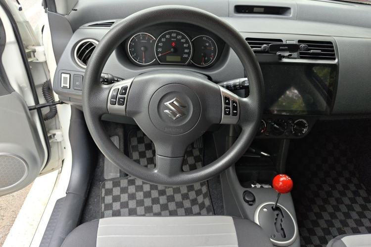 Used Suzuki Swift 2014 1.5L Automatic Fashion Edition Steering Wheel