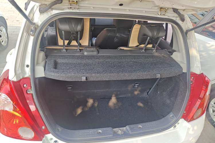 Used Suzuki Swift 2014 1.5L Automatic Fashion Edition Trunk