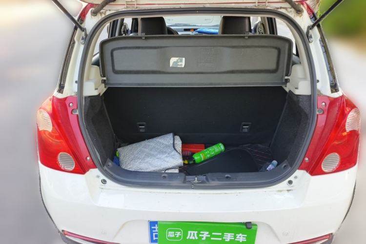 Used Suzuki Swift 2014 1.5L Automatic Fashion Edition Trunk