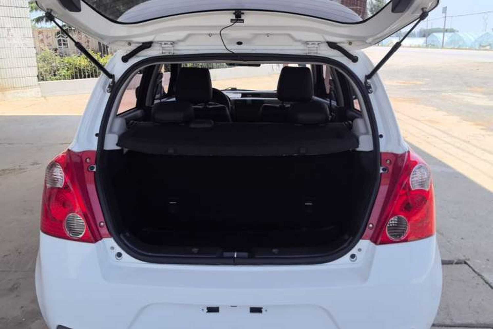 Used Suzuki Swift 2014 1.5L Automatic Fashion Edition Trunk