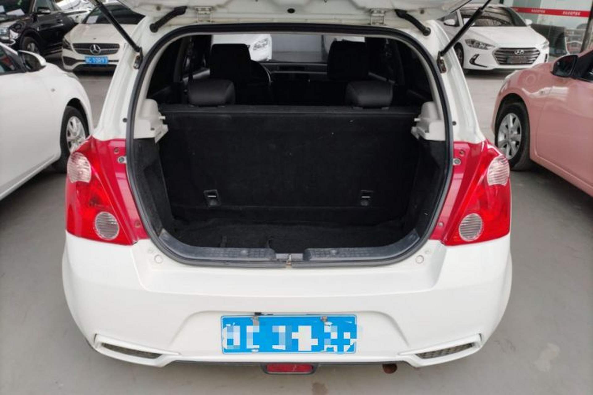 Used Suzuki Swift 2014 1.5L Automatic Fashion Edition Trunk