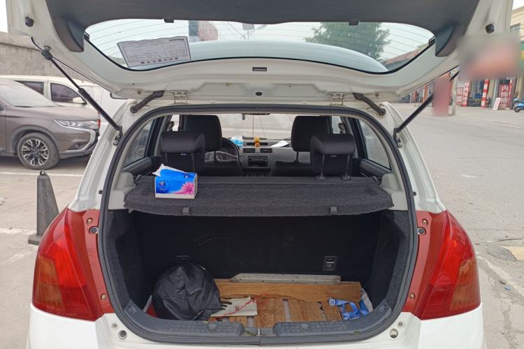 Used Suzuki Swift 2014 1.3L Manual Standard Edition Trunk