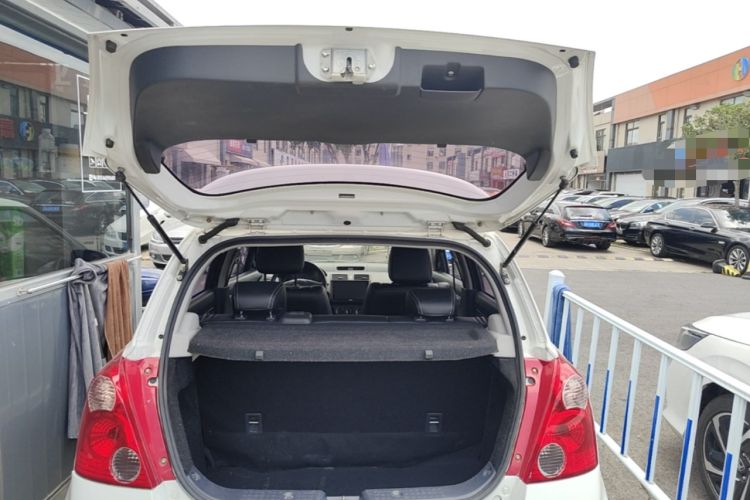 Used Suzuki Swift 2014 1.5L Automatic Fashion Edition Trunk