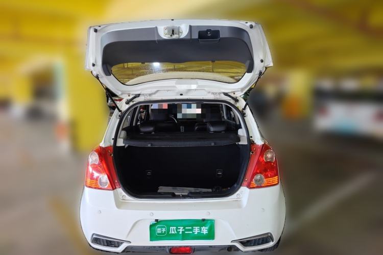 Used Suzuki Swift 2014 1.5L Manual Fashion Edition Trunk