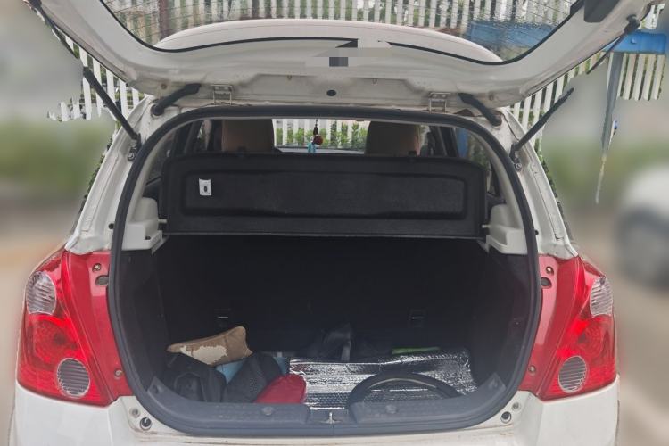 Used Suzuki Swift 2014 1.5L Automatic Fashion Edition Trunk