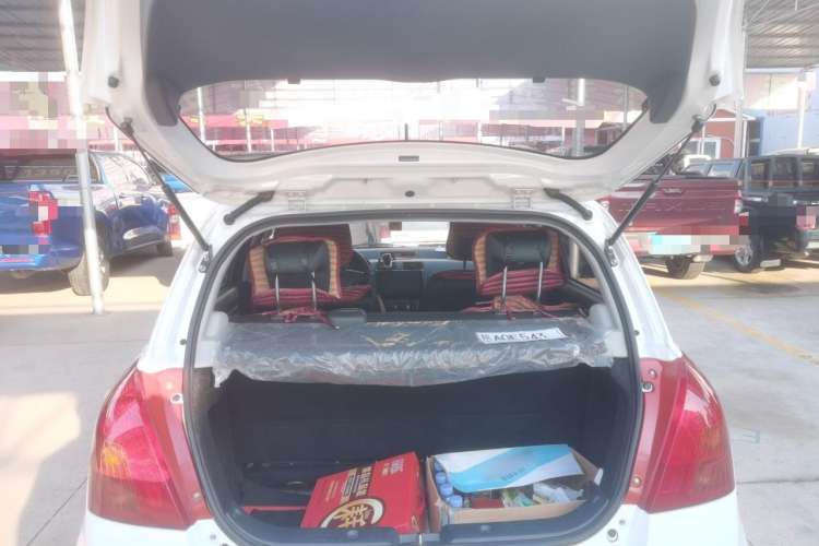 Used Suzuki Swift 2014 1.3L Manual Standard Edition Trunk