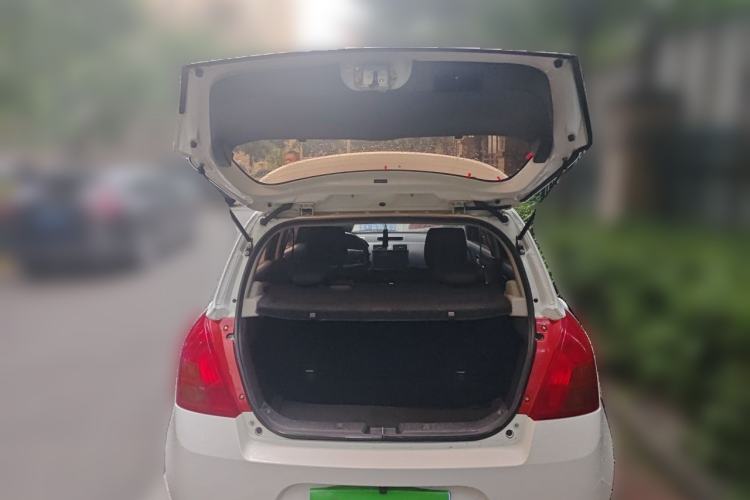 Used Suzuki Swift 2014 1.3L Manual Standard Edition Trunk