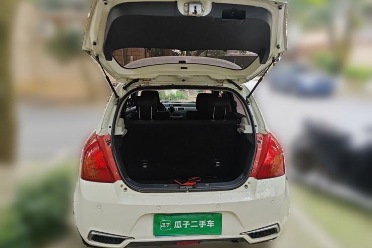 Used Suzuki Swift 2014 1.3L Manual Standard Edition Trunk