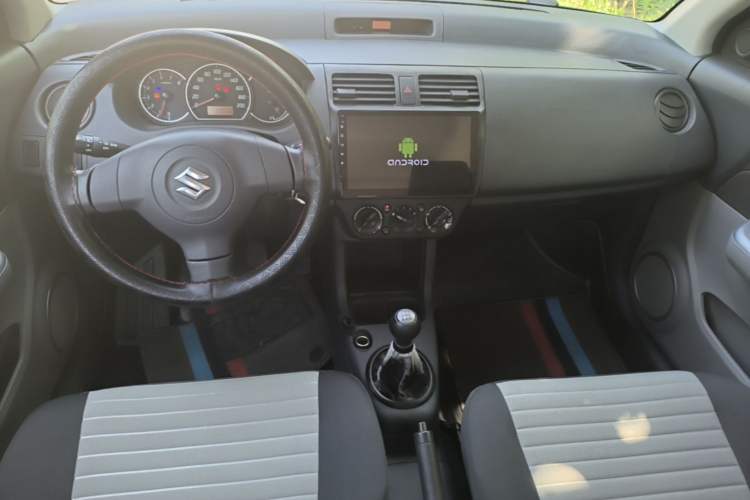 Used Suzuki Swift 2014 1.3L Manual Standard Edition Center Console