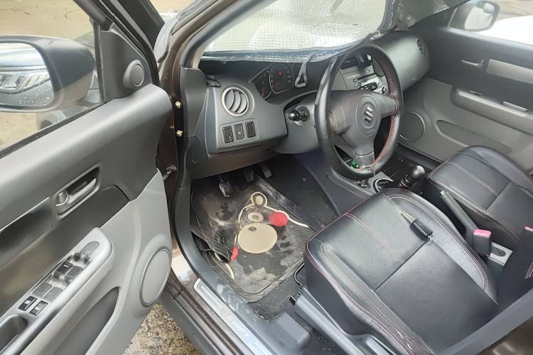 Used Suzuki Swift 2014 1.5L Manual Fashion Edition Interior 3