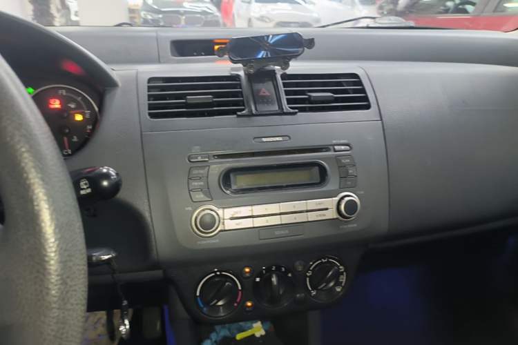 Used Suzuki Swift 2015 1.5L Automatic Limited Edition Audio And AC Panel