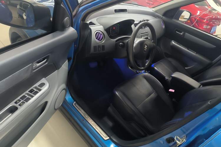 Used Suzuki Swift 2015 1.5L Automatic Limited Edition Driver Seat