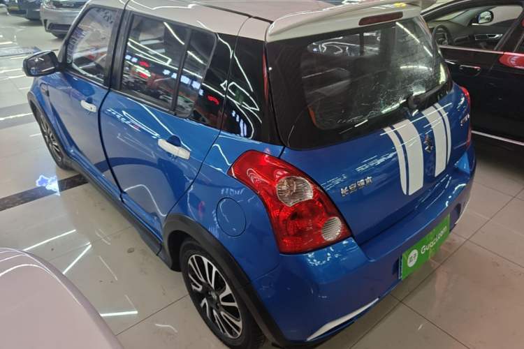 Used Suzuki Swift 2015 1.5L Automatic Limited Edition Exterior 2