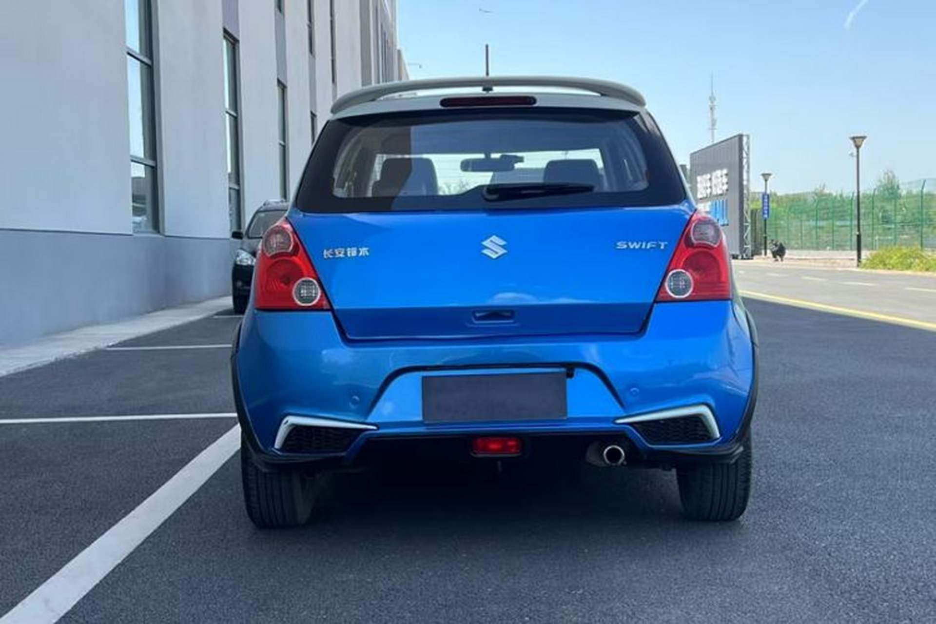 Used Suzuki Swift 2015 1.5L Automatic Limited Edition Exterior 2