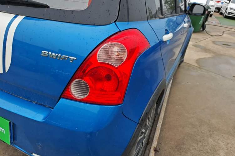 Used Suzuki Swift 2015 1.5L Automatic Limited Edition Exterior 3