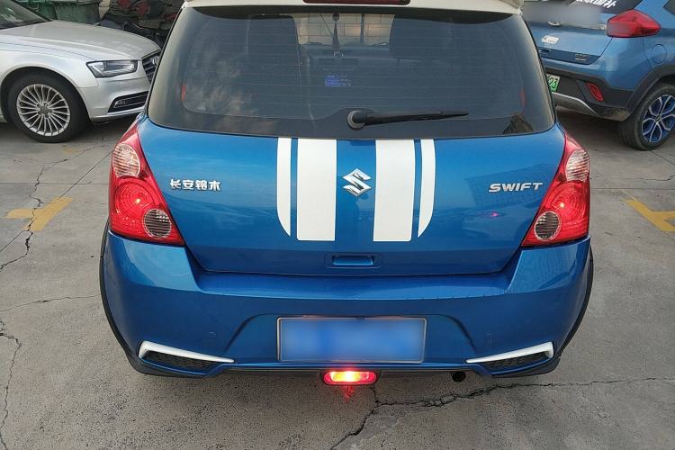 Used Suzuki Swift 2015 1.5L Automatic Limited Edition Exterior 4