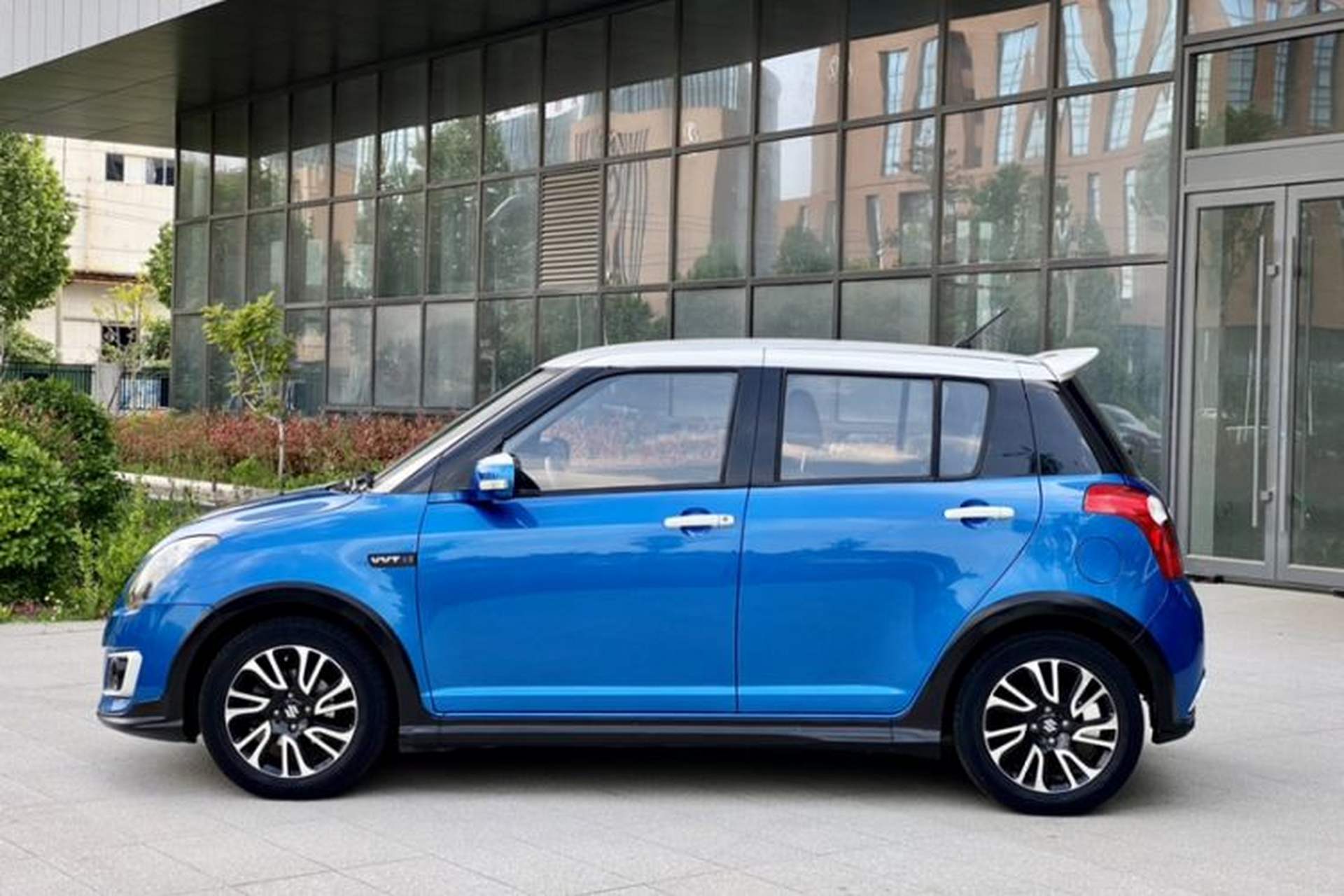 Used Suzuki Swift 2015 1.5L Manual Limited Edition Exterior 5