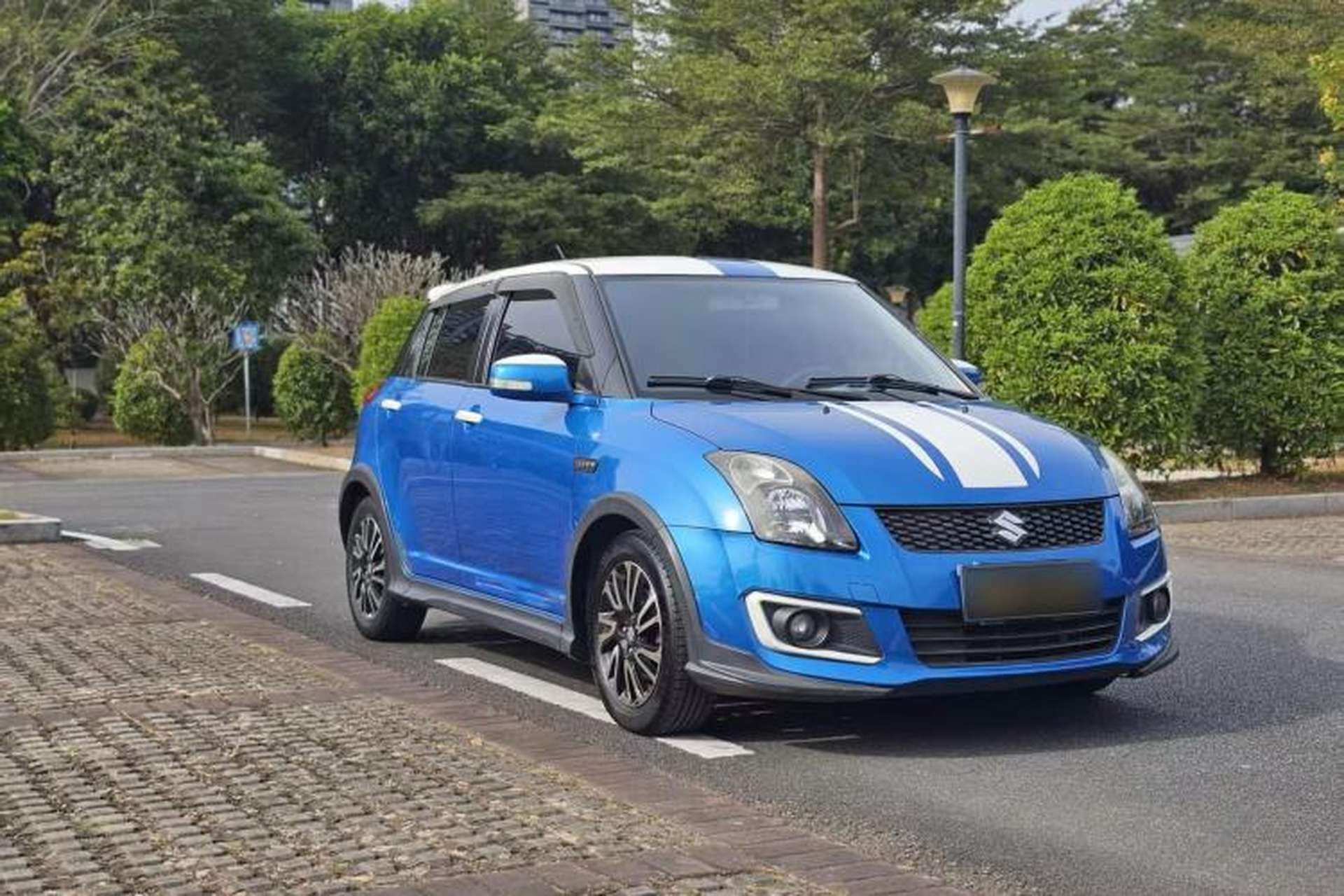 Used Suzuki Swift 2015 1.5L Automatic Limited Edition Front Right 45 Deg