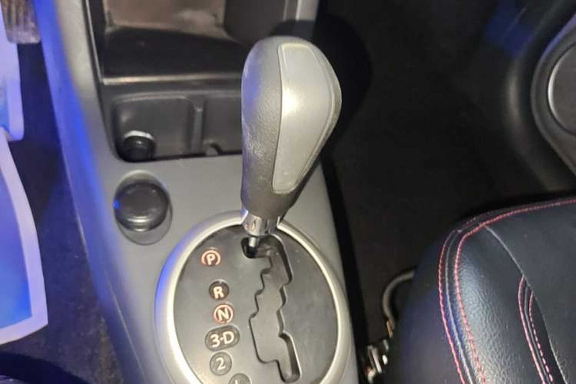 Used Suzuki Swift 2015 1.5L Automatic Limited Edition Gear Lever