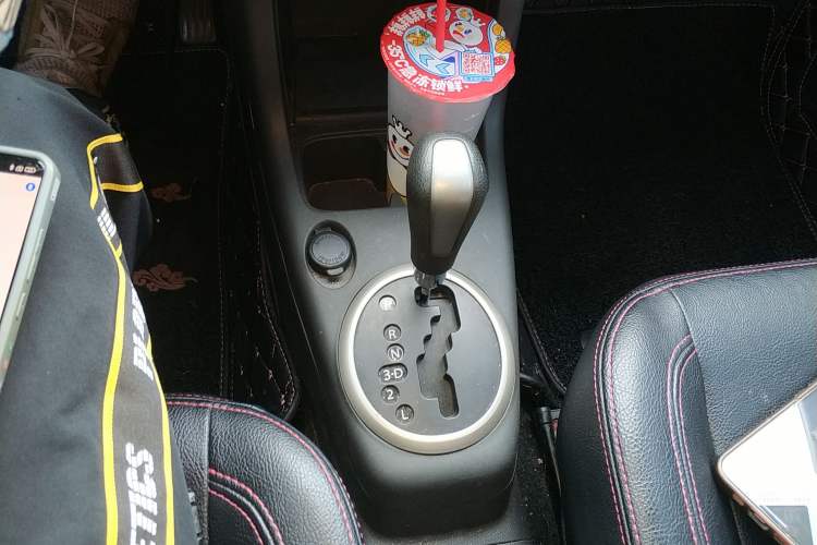 Used Suzuki Swift 2015 1.5L Automatic Limited Edition Gear Lever