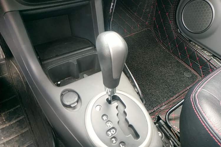 Used Suzuki Swift 2015 1.5L Automatic Limited Edition Gear Lever