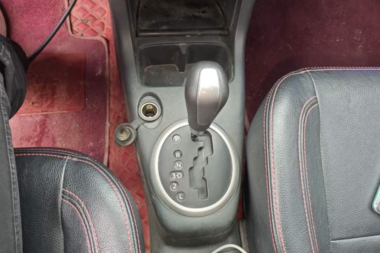 Used Suzuki Swift 2015 1.5L Automatic Limited Edition Gear Lever
