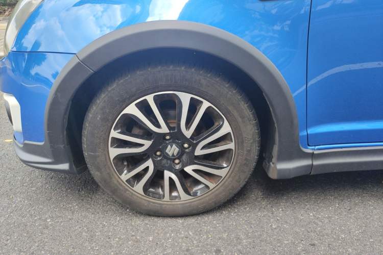 Used Suzuki Swift 2015 1.5L Automatic Limited Edition Left Front Wheel Hub