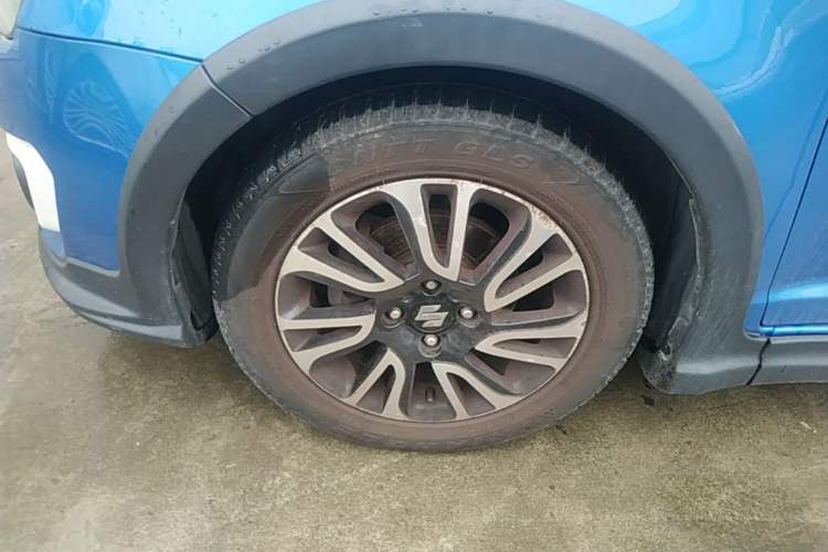Used Suzuki Swift 2015 1.5L Automatic Limited Edition Left Front Wheel Hub