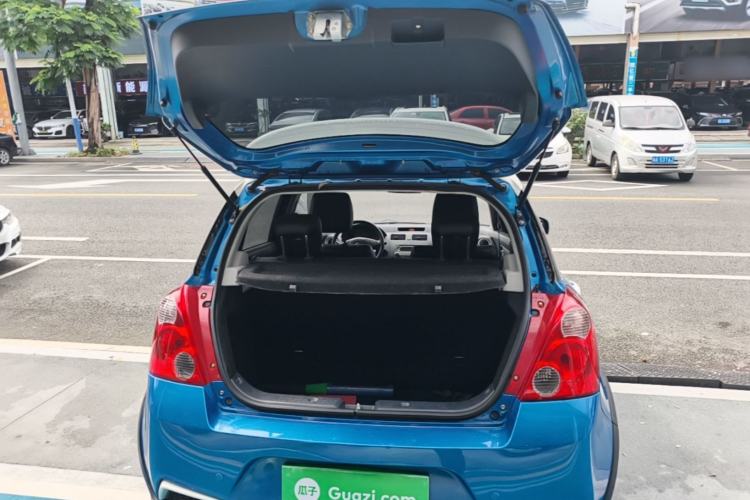 Used Suzuki Swift 2015 1.5L Automatic Limited Edition Trunk