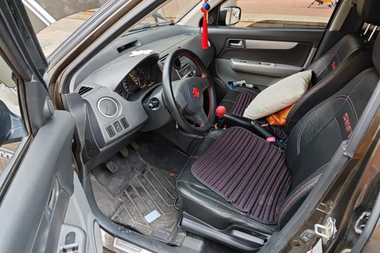 Used Suzuki Swift 2015 1.5L Manual Limited Edition Driver Seat