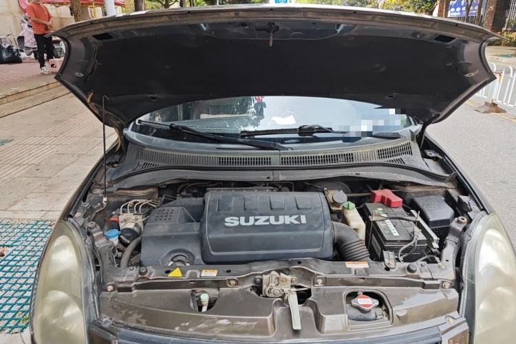 Used Suzuki Swift 2015 1.5L Manual Limited Edition Engine Bay
