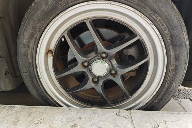 Used Suzuki Swift 2015 1.5L Manual Limited Edition Right Front Wheel Hub