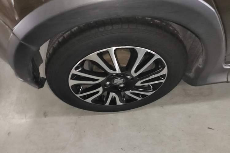 Used Suzuki Swift 2015 1.5L Automatic Limited Edition Right Rear Wheel Hub