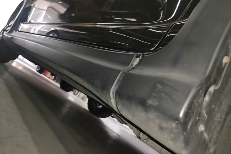 Used Suzuki Swift 2015 1.5L Automatic Limited Edition Right Side Sill