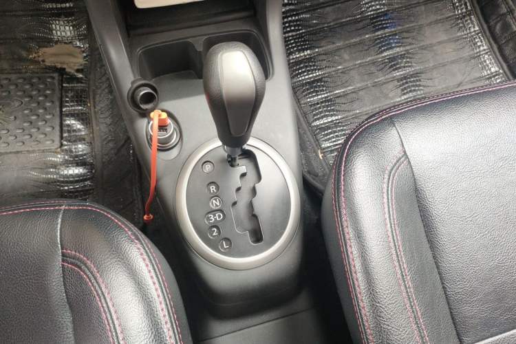 Used Suzuki Swift 2015 1.5L Automatic Limited Edition Gear Lever