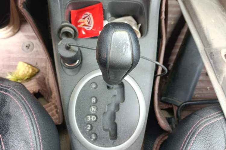 Used Suzuki Swift 2015 1.5L Automatic Limited Edition Gear Lever