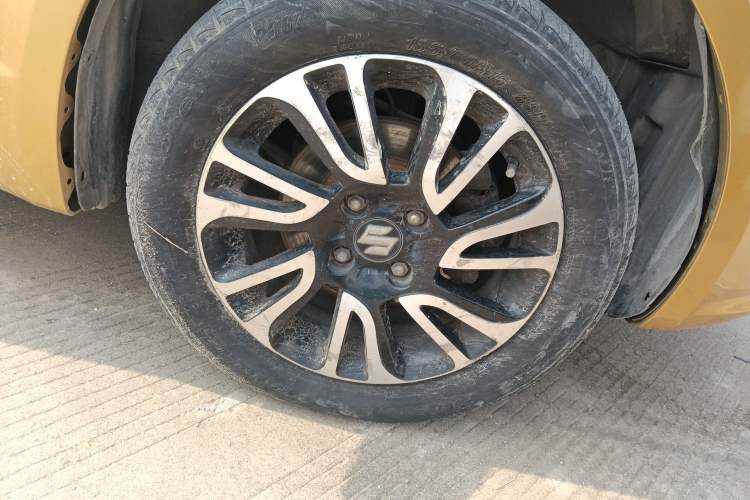 Used Suzuki Swift 2015 1.5L Automatic Limited Edition Right Front Wheel Hub