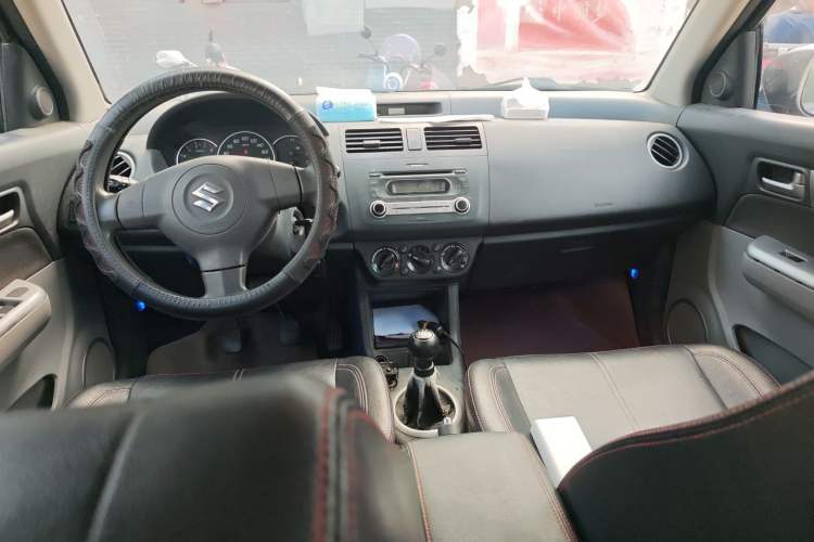 Used Suzuki Swift 2015 1.5L Manual Limited Edition Center Console