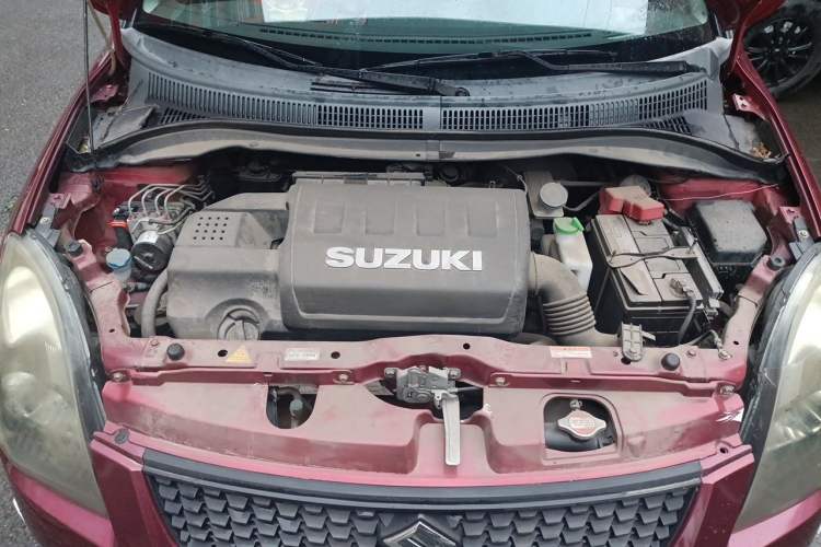 Used Suzuki Swift 2015 1.5L Manual Limited Edition Engine Bay