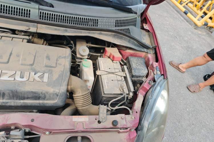 Used Suzuki Swift 2015 1.5L Manual Limited Edition Engine Bay Left