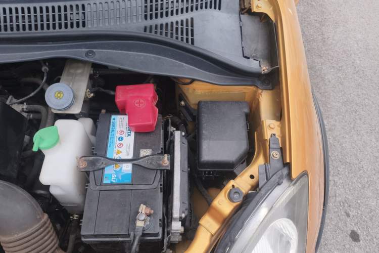 Used Suzuki Swift 2015 1.5L Manual Limited Edition Engine Bay Left