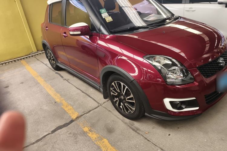 Used Suzuki Swift 2015 1.5L Automatic Limited Edition Exterior 3