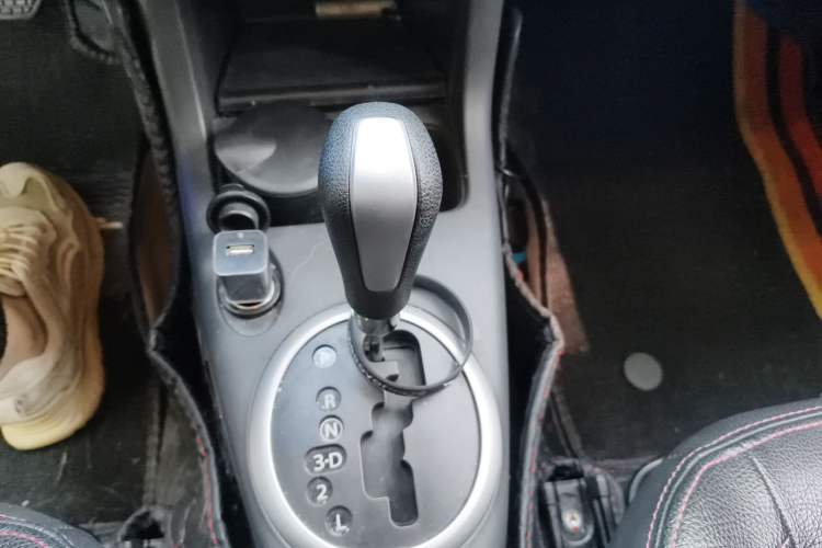 Used Suzuki Swift 2015 1.5L Automatic Limited Edition Gear Lever
