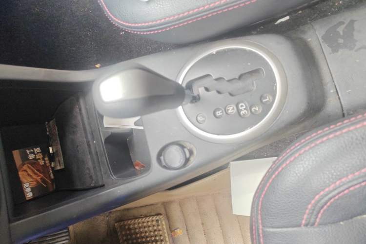 Used Suzuki Swift 2015 1.5L Automatic Limited Edition Gear Lever